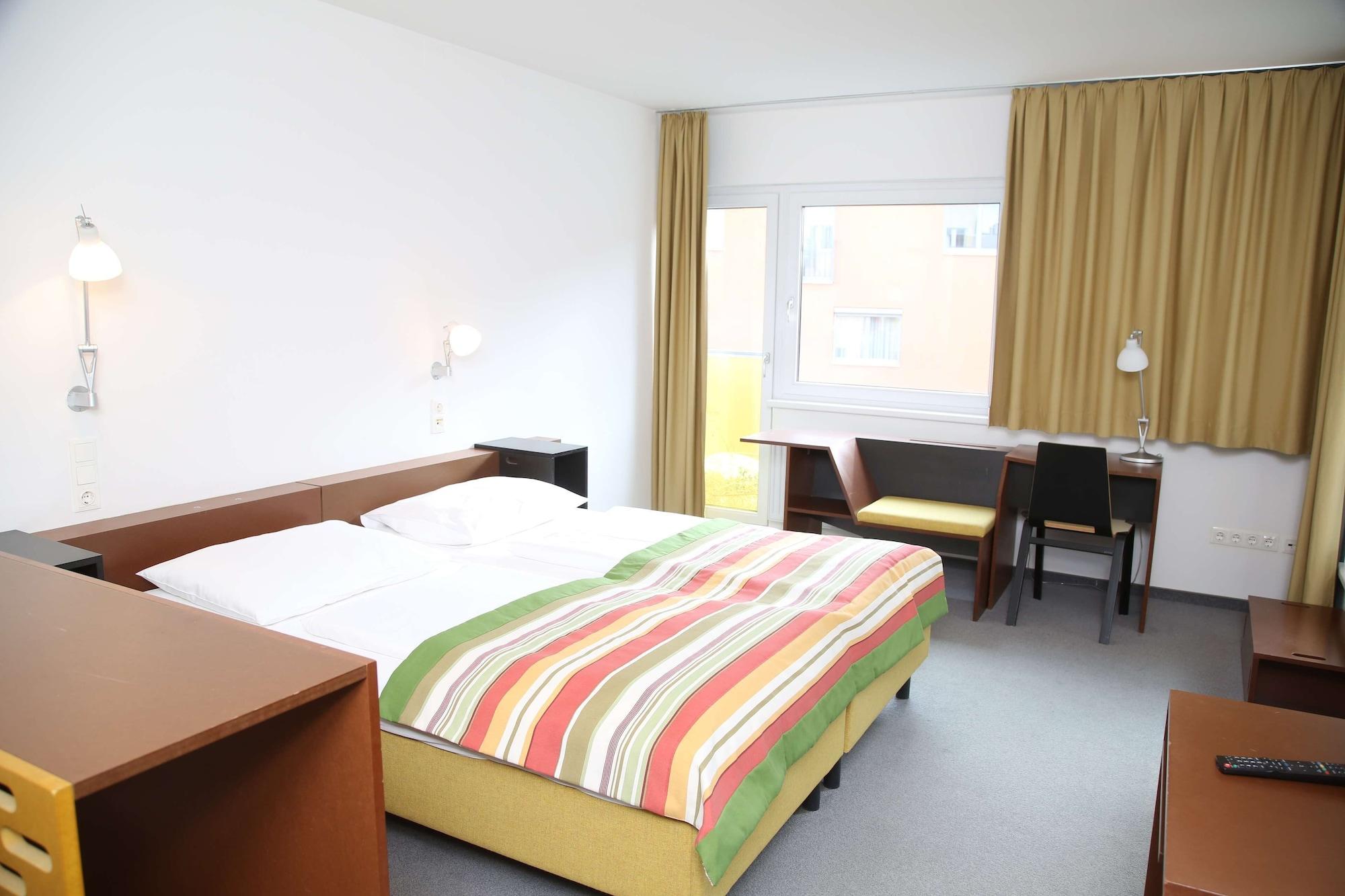 Kyriad Vienna Altmannsdorf Buitenkant foto