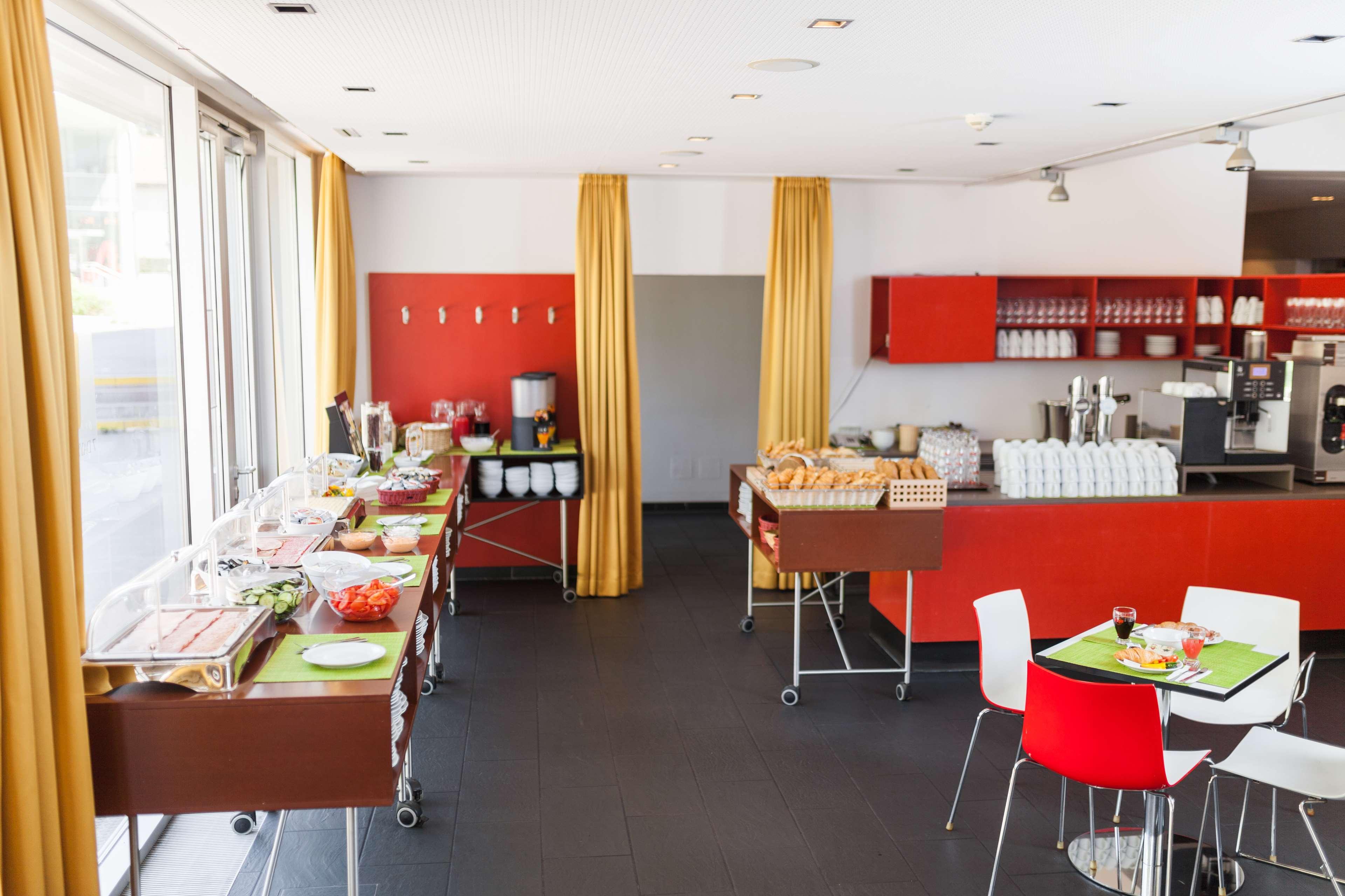Kyriad Vienna Altmannsdorf Buitenkant foto
