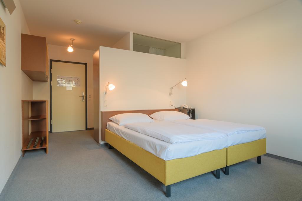 Kyriad Vienna Altmannsdorf Buitenkant foto