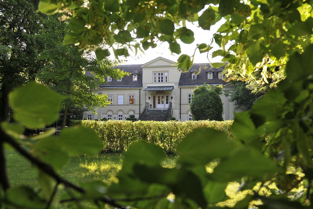 Kyriad Vienna Altmannsdorf Buitenkant foto