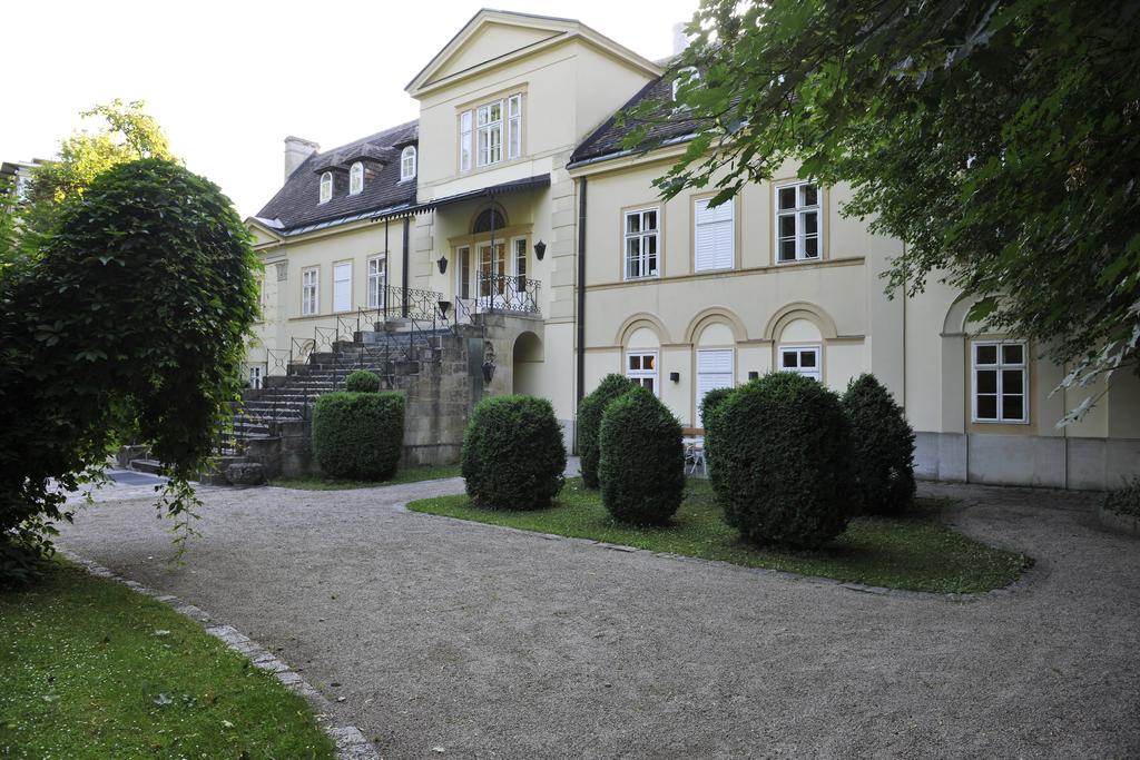 Kyriad Vienna Altmannsdorf Buitenkant foto
