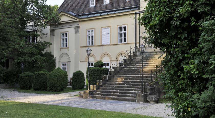 Kyriad Vienna Altmannsdorf Buitenkant foto