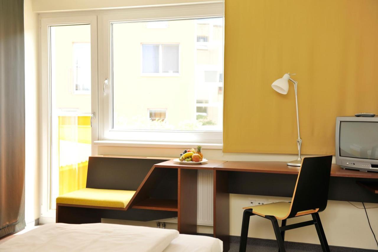 Kyriad Vienna Altmannsdorf Buitenkant foto